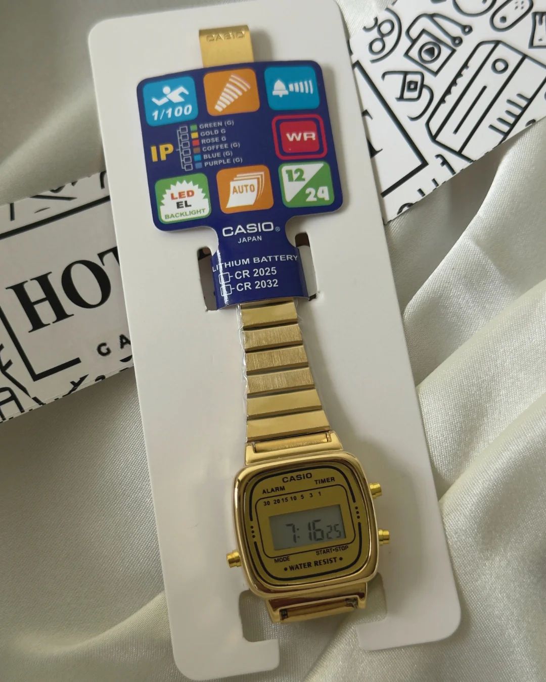 Vintage D124 Gold (Digital Watch) - Image 3
